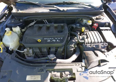 2014 Chrysler 200 Lx z USA, uszkodzony, nr VIN 1C3CCBAB8EN142773